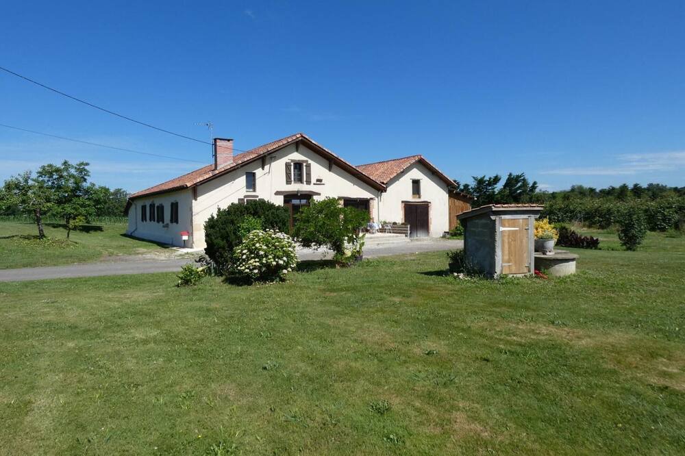 Photo of Outdoor in Saint-Lon-les-Mines
