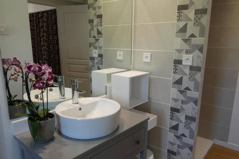 Photo of Bathroom in Saint-Lon-les-Mines