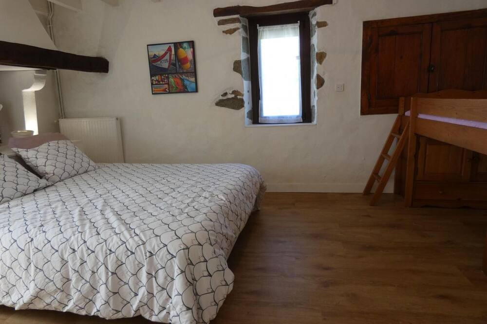 Photo of Bedroom in Saint-Lon-les-Mines