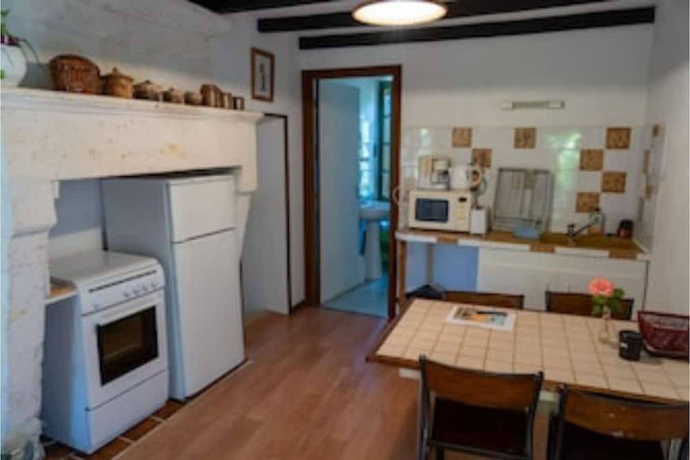 Photo of Kitchen in Champagne-et-Fontaine