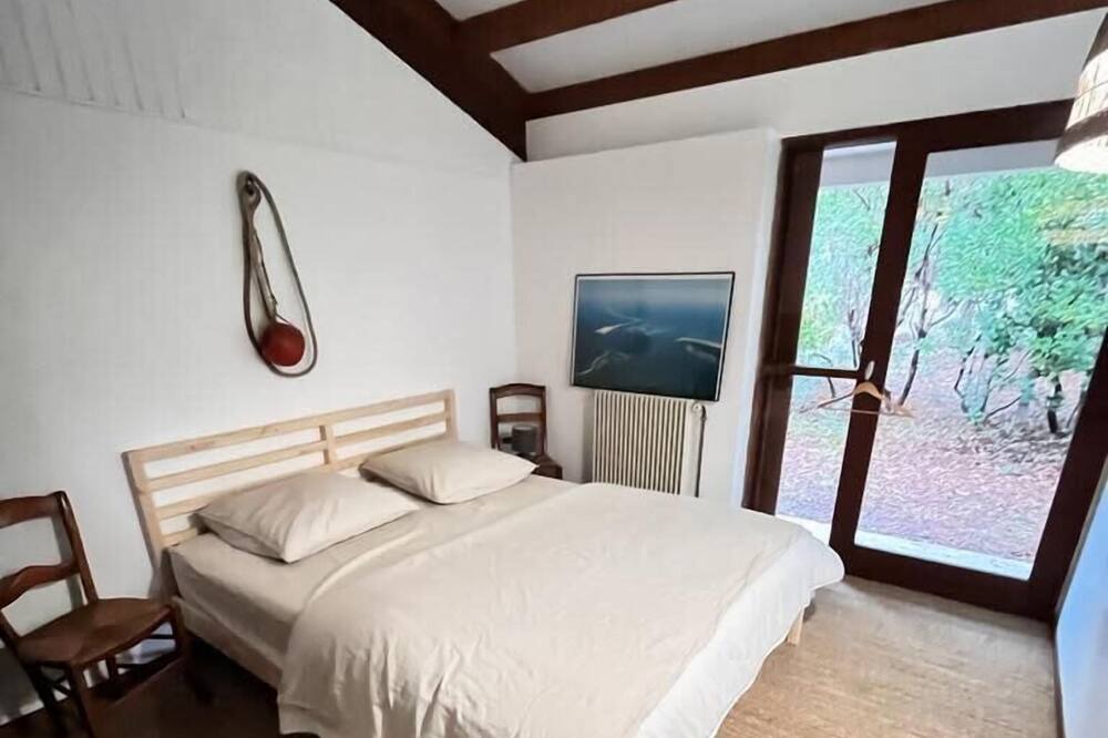 Photo of Bedroom in Lanton