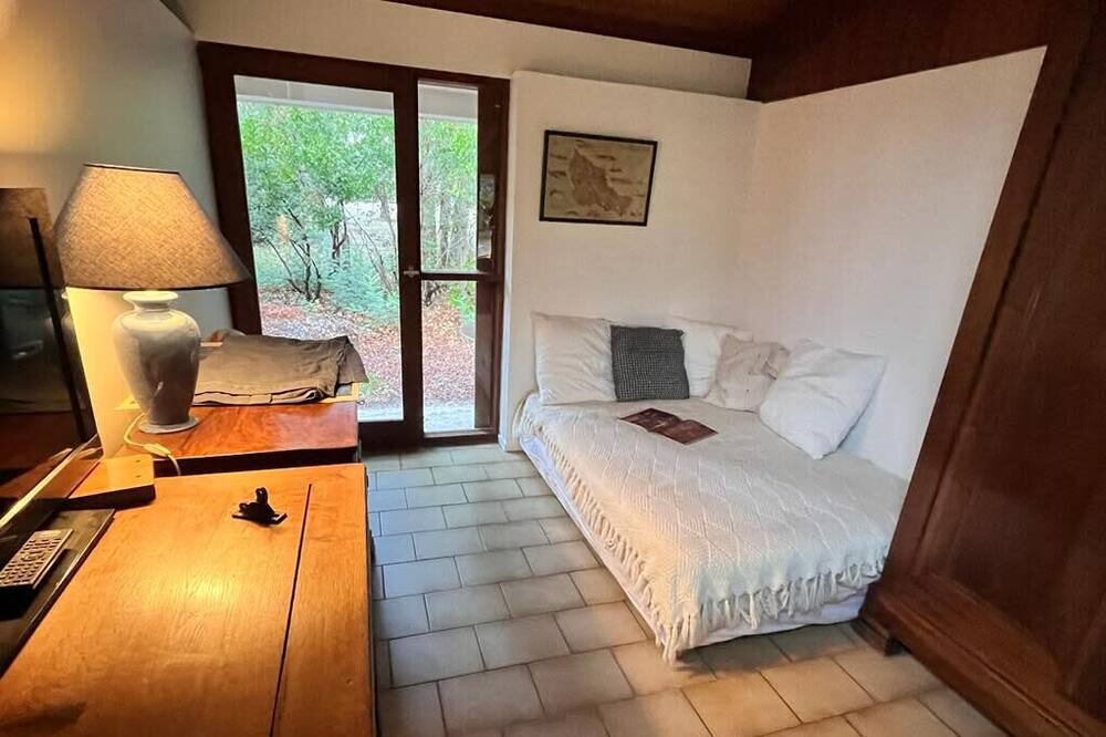 Photo of Bedroom in Lanton