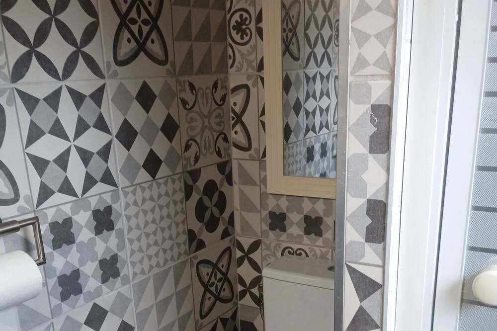 Photo of Bathroom in Bourdeilles