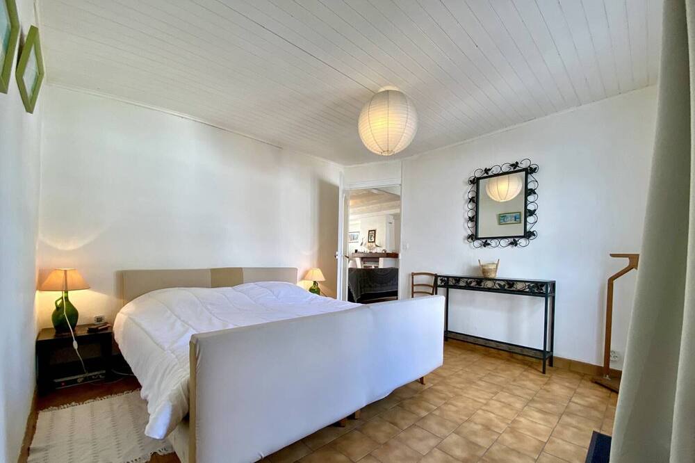 Photo of Bedroom in Domino