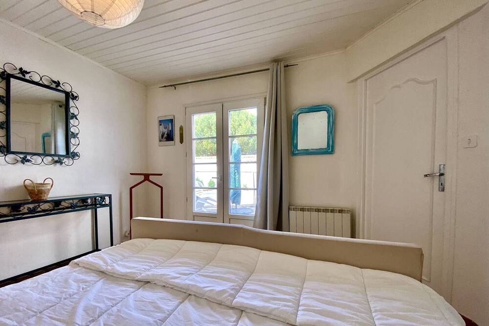 Photo of Bedroom in Domino
