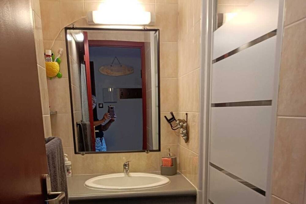 Photo of Bathroom in Souraide