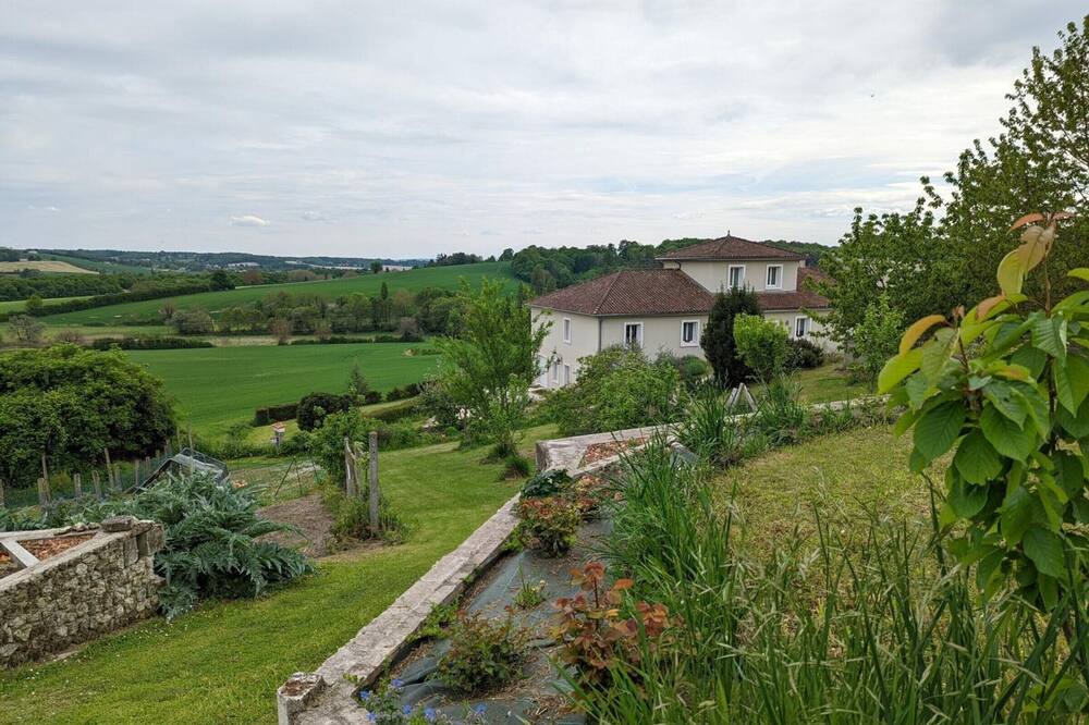 Photo of Outdoor in Montmoreau-Saint-Cybard