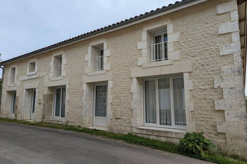 Photo of Outdoor in Montmoreau-Saint-Cybard