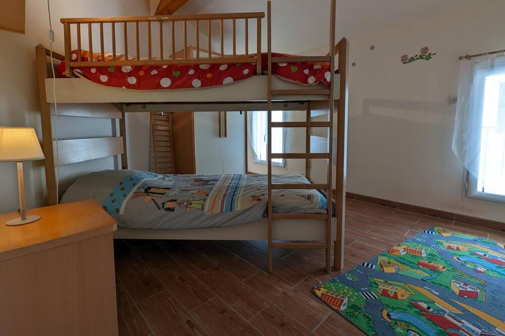 Photo of Bedroom in Montmoreau-Saint-Cybard