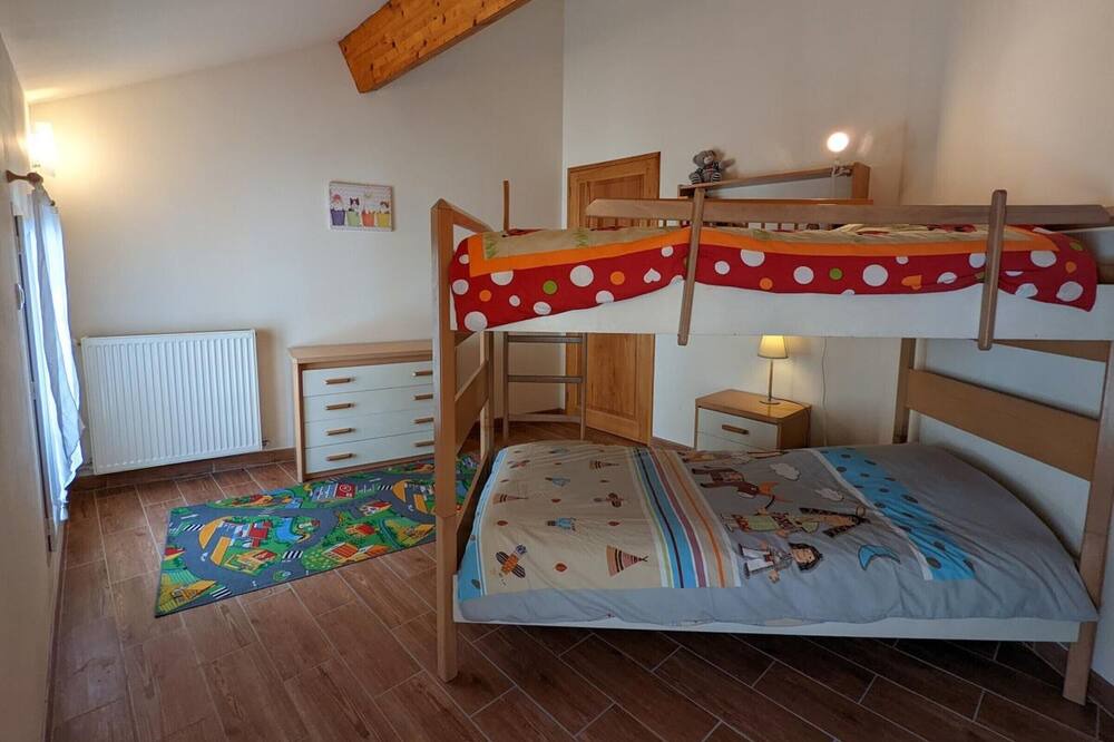 Photo of Bedroom in Montmoreau-Saint-Cybard