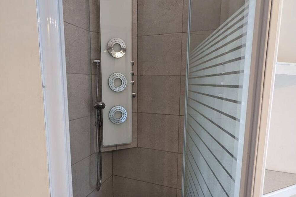 Photo of Bathroom in Montmoreau-Saint-Cybard