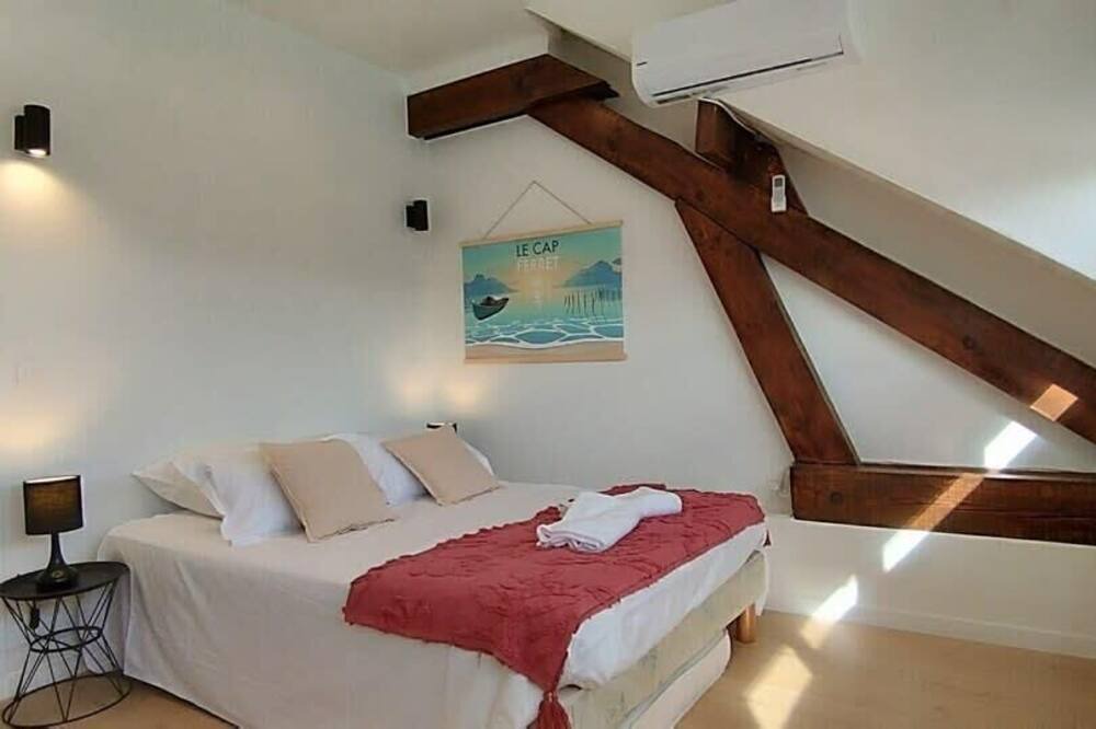 Photo of Bedroom in Villenave-d'Ornon