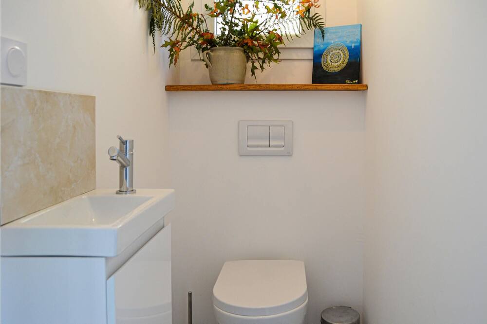 Photo of Bathroom in Pouillon