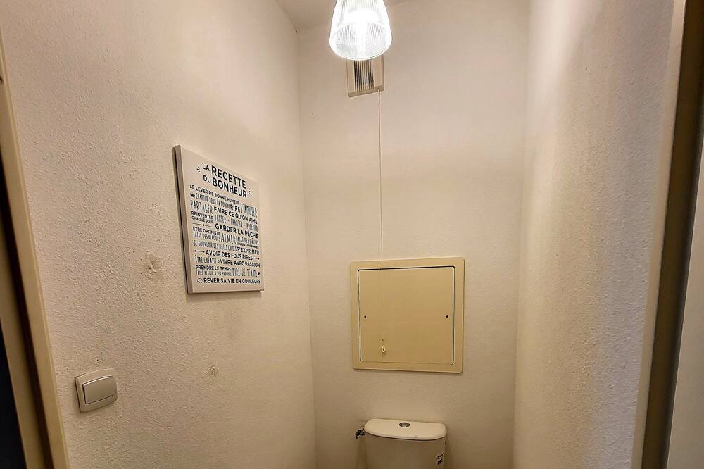 Photo of Bathroom in Cognac