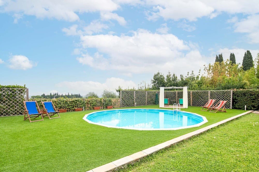 Photo of Outdoor in Comeana