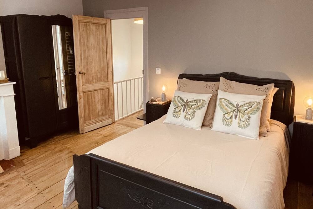 Photo of Bedroom in La Roche-Chalais