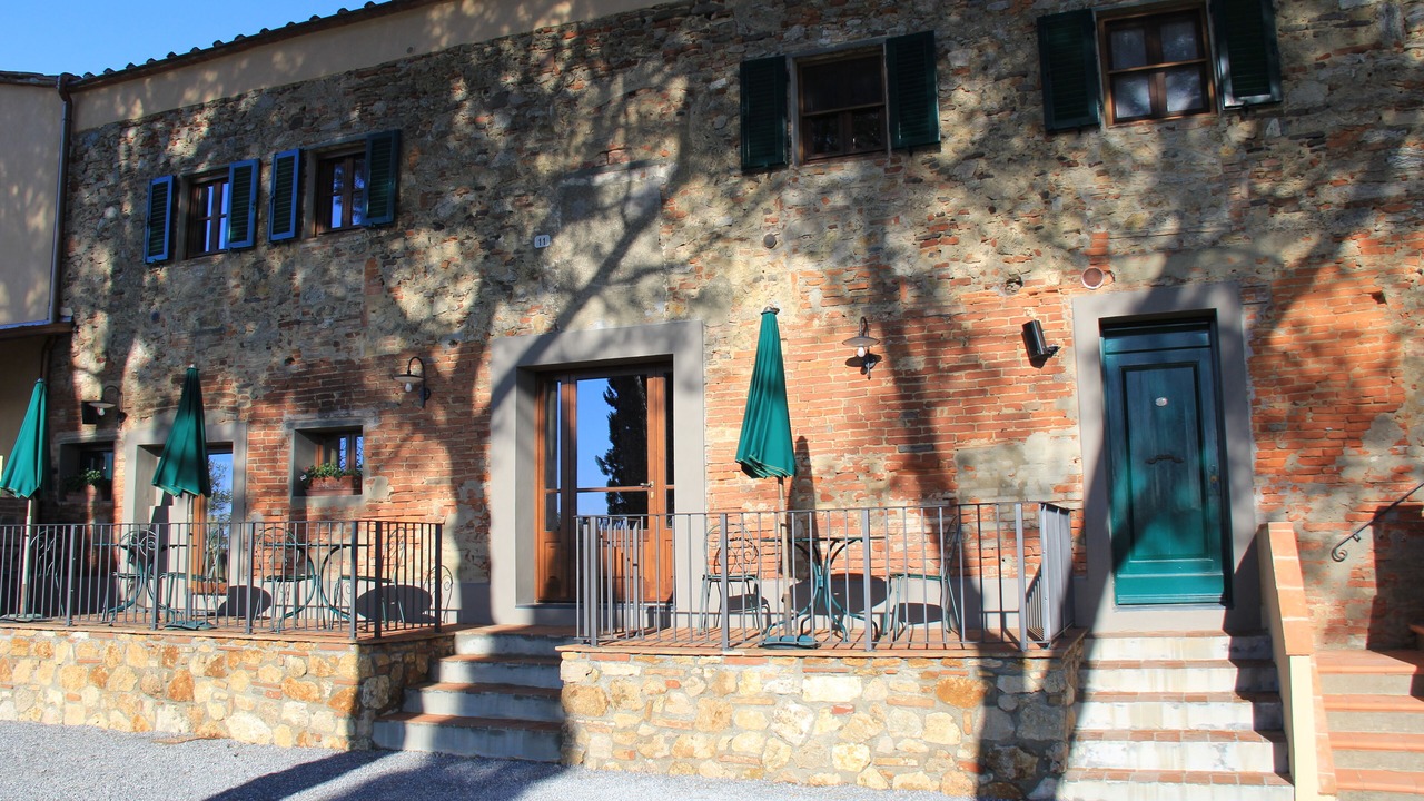 Photo of Patio Balcony in Lari
