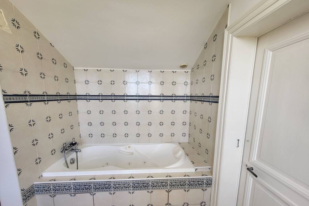 Photo of Bathroom in Montagrier