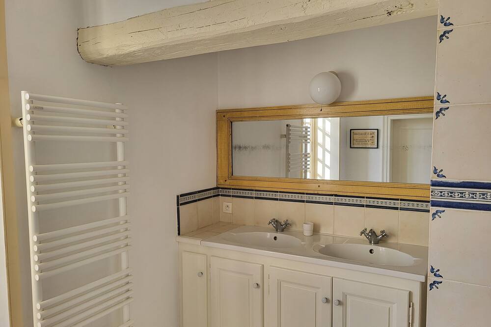 Photo of Bathroom in Montagrier