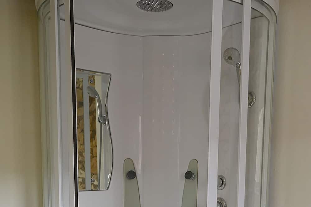 Photo of Bathroom in Saint-Vincent-de-Cosse