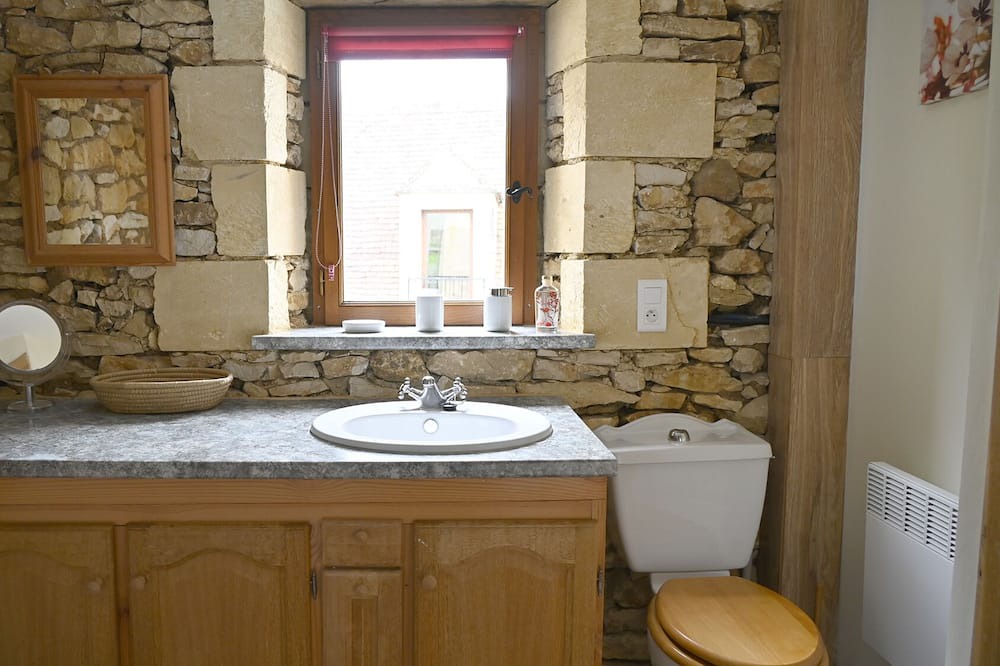 Photo of Bathroom in Saint-Vincent-de-Cosse