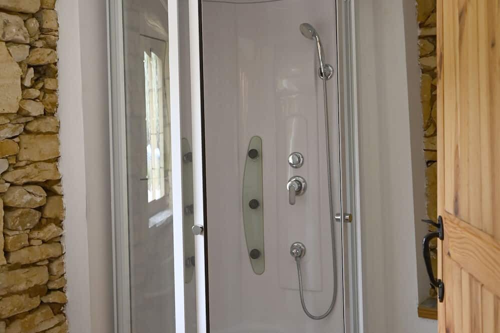 Photo of Bathroom in Saint-Vincent-de-Cosse
