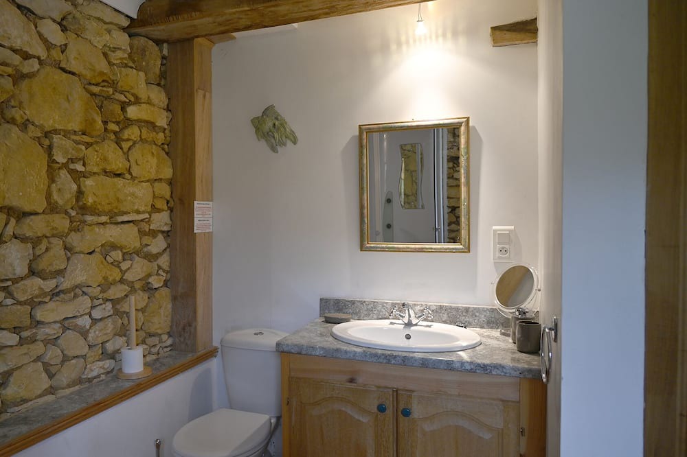 Photo of Bathroom in Saint-Vincent-de-Cosse