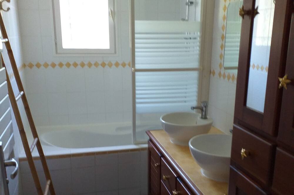 Photo of Bathroom in Blis-et-Born