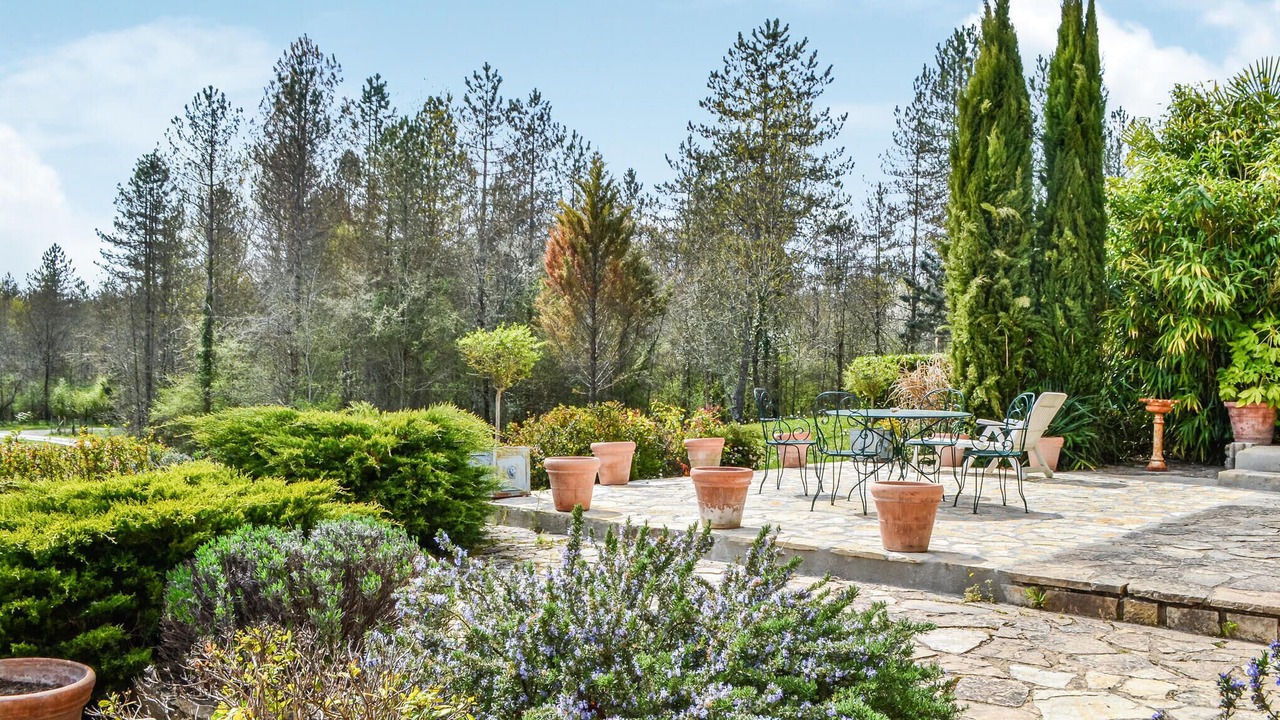 Photo of Outdoor in Devillac