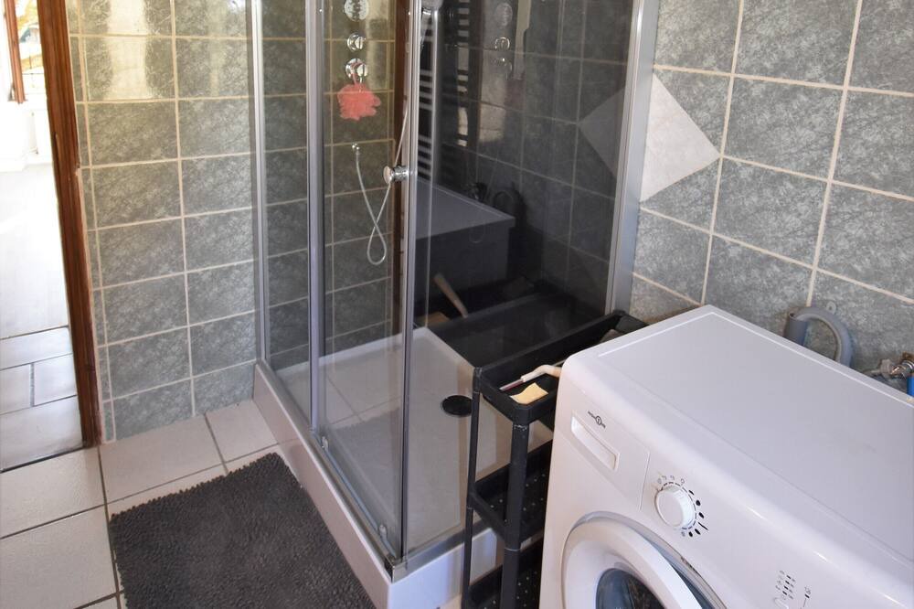 Photo of Bathroom in Cenac-et-Saint-Julien
