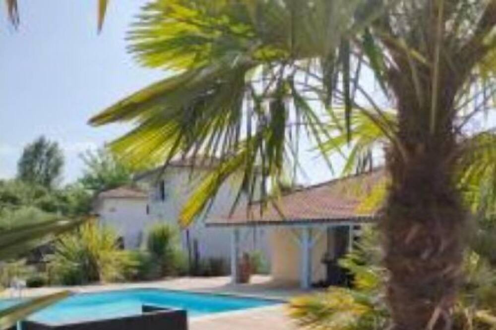 Photo of Outdoor in Saint-Sulpice-et-Cameyrac
