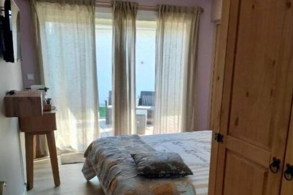 Photo of Bedroom in Saint-Sulpice-et-Cameyrac