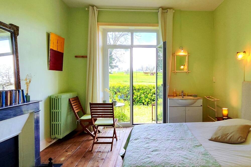 Photo of Bedroom in Javrezac