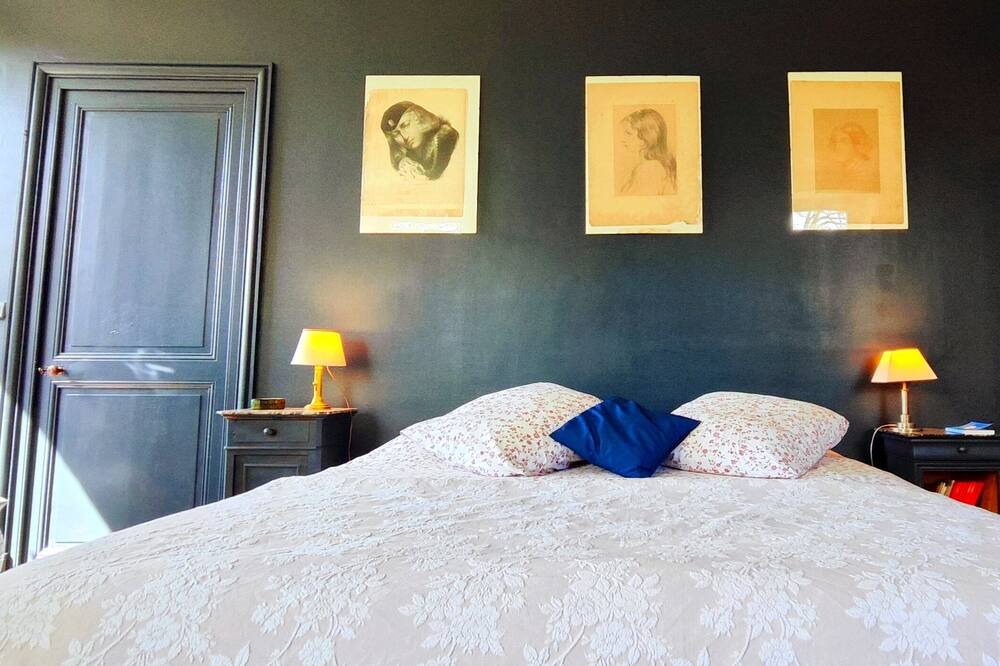 Photo of Bedroom in Javrezac