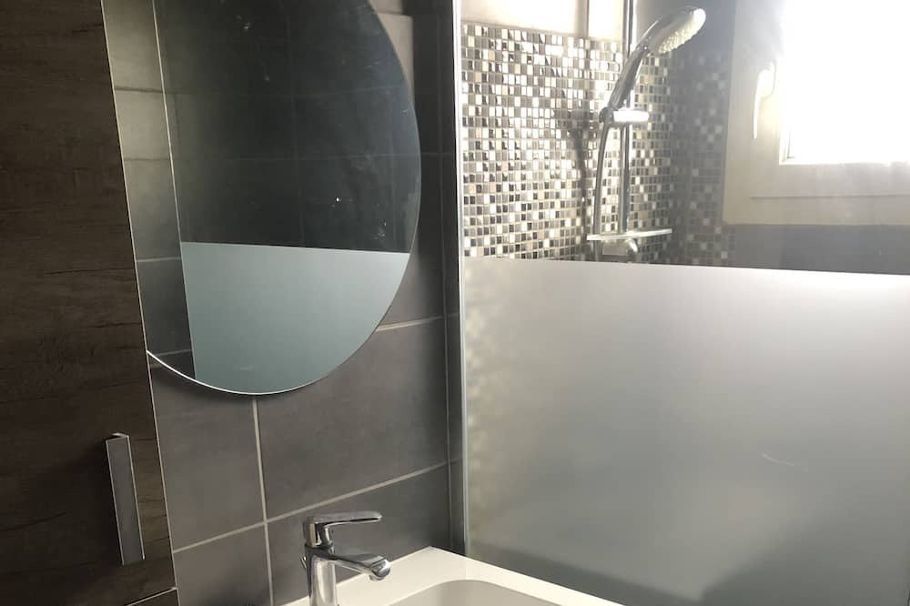 Photo of Bathroom in Saint-Pierre-de-Frugie