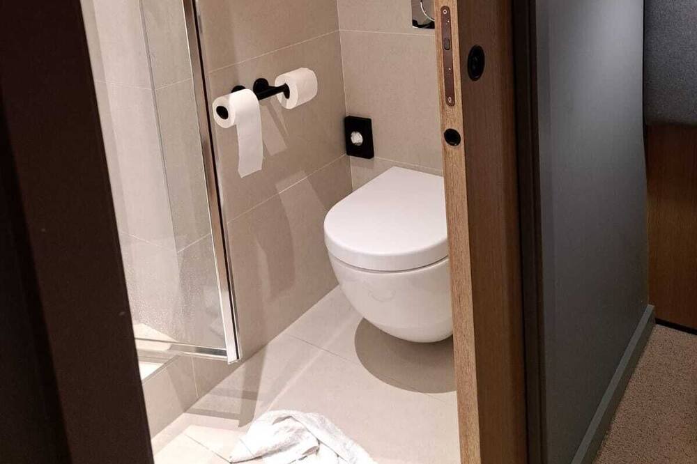 Photo of Bathroom in Bordeaux Golden Triangle