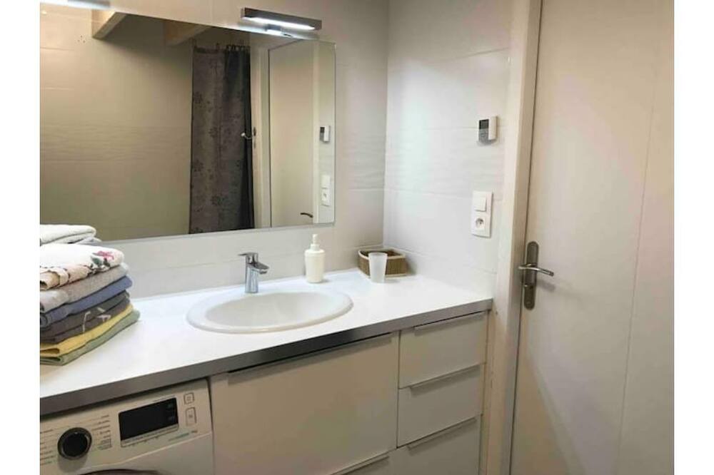 Photo of Bathroom in LHoumeau