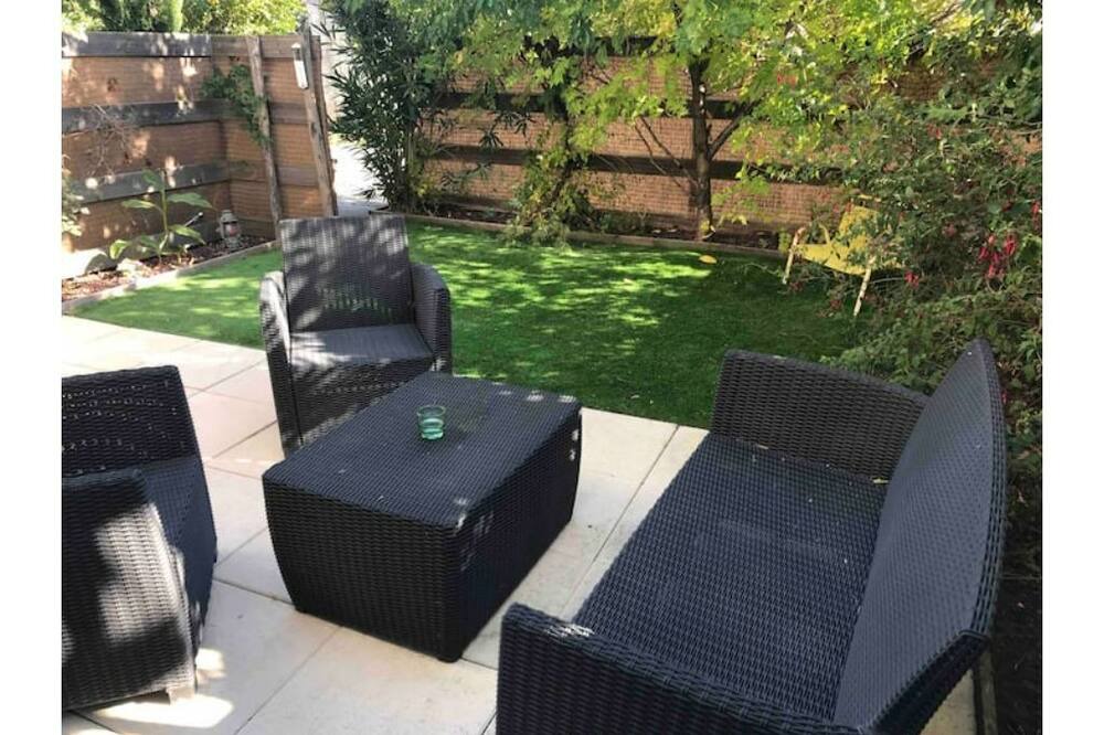 Photo of Patio Balcony in LHoumeau