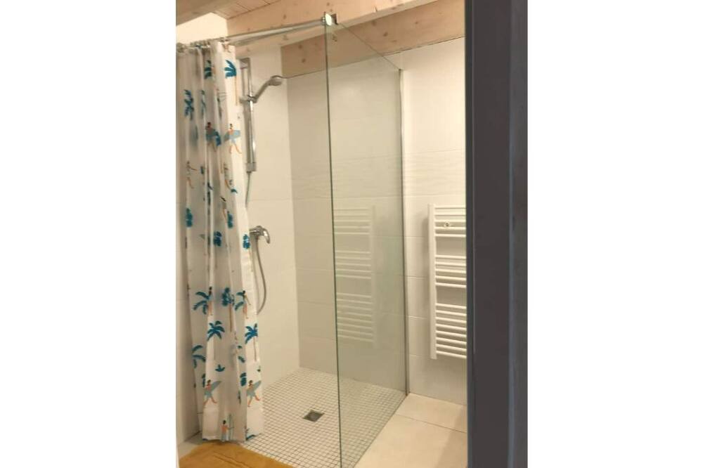 Photo of Bathroom in LHoumeau