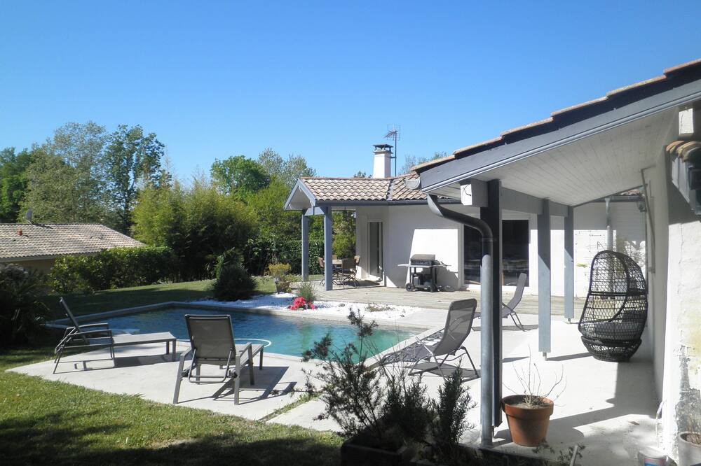 Photo of Outdoor in Pey