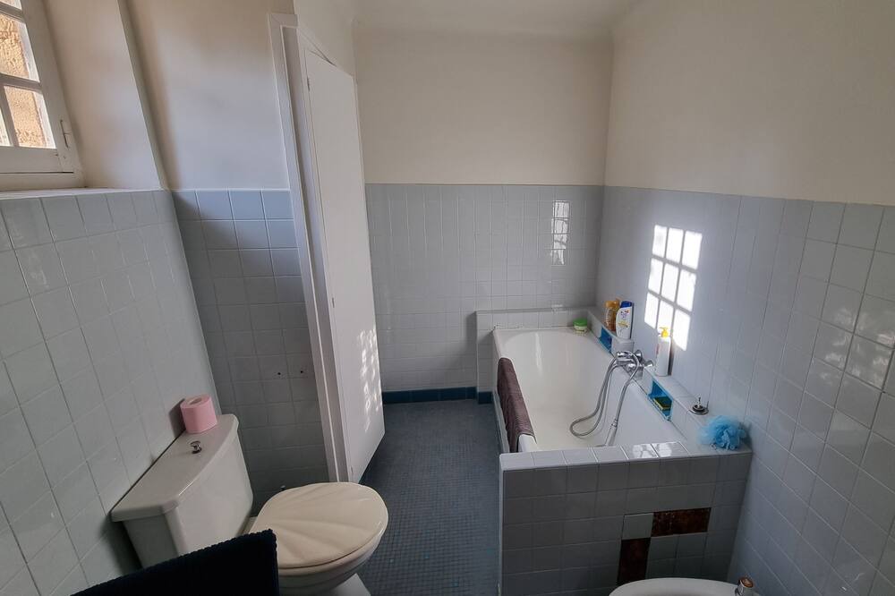 Photo of Bathroom in Saint-Vincent-de-Cosse
