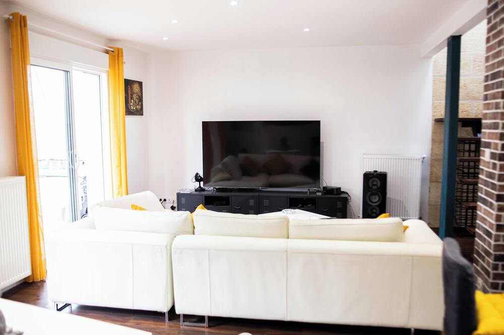 Photo of Livingroom in Cenon