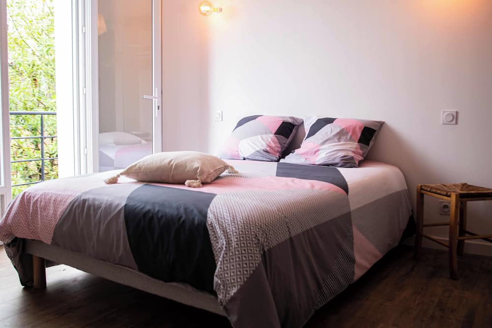 Photo of Bedroom in Cenon