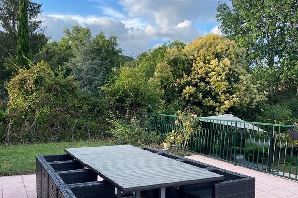 Photo of Outdoor in Saint-Hilaire-de-Lusignan