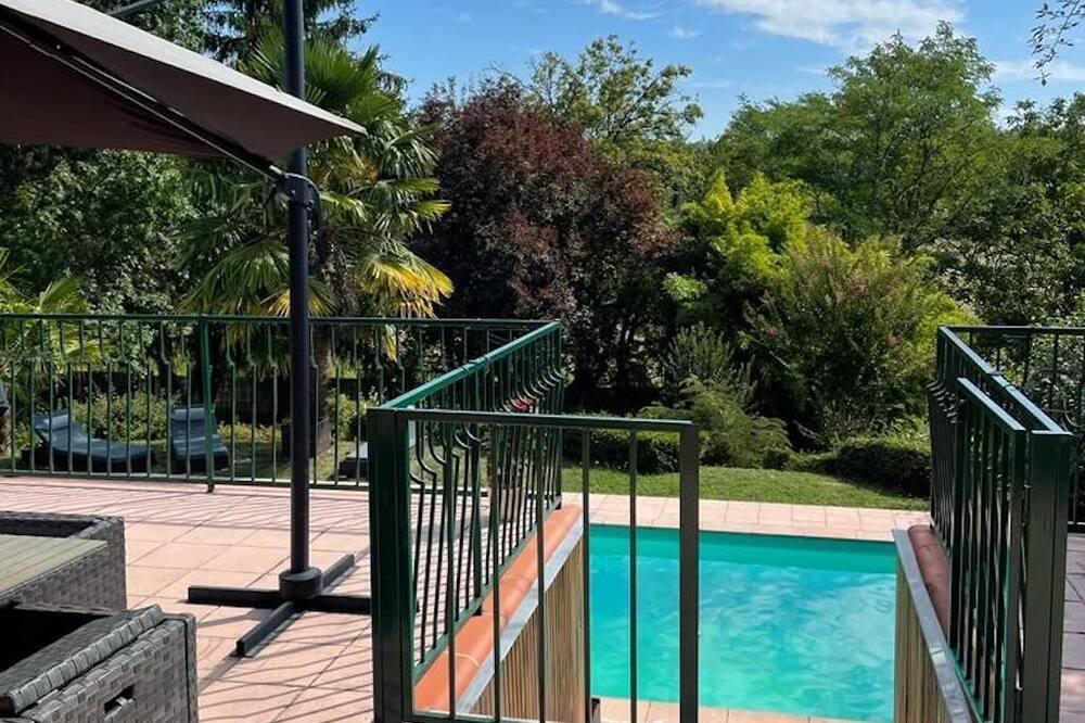 Photo of Outdoor in Saint-Hilaire-de-Lusignan