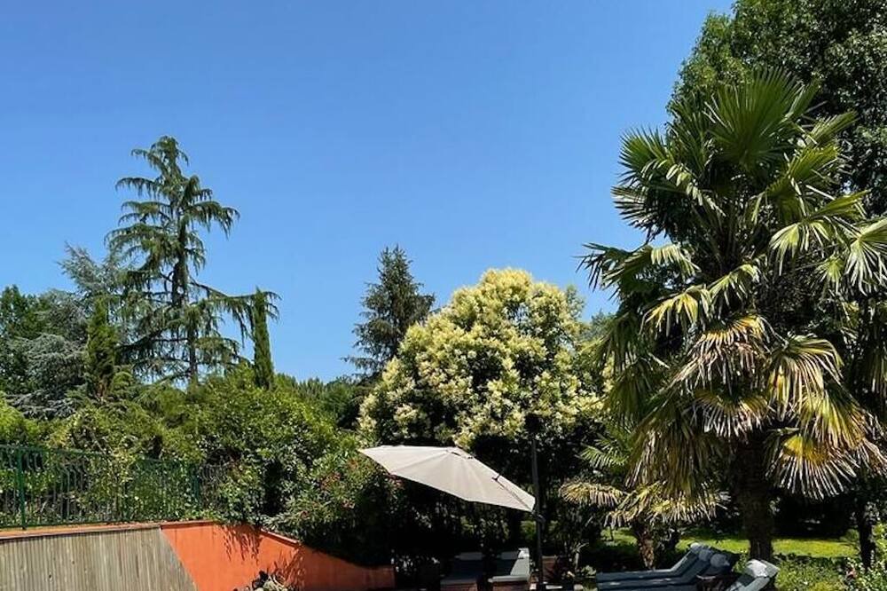 Photo of Outdoor in Saint-Hilaire-de-Lusignan