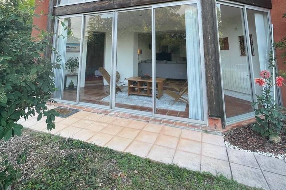 Photo of Outdoor in Saint-Hilaire-de-Lusignan