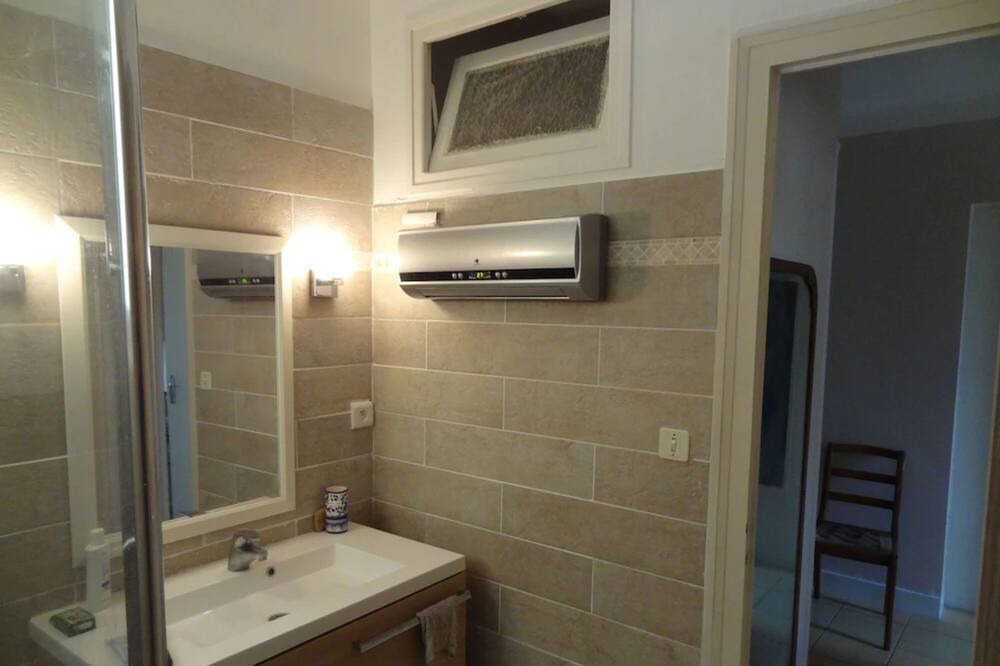Photo of Bathroom in Saint-Geours-de-Maremne