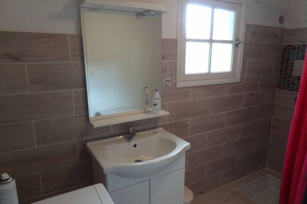 Photo of Bathroom in Saint-Geours-de-Maremne