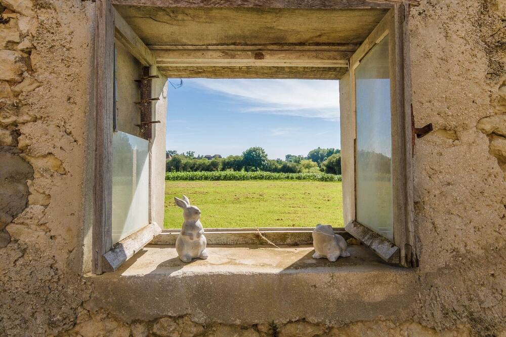 Photo of Others in Champagne-et-Fontaine